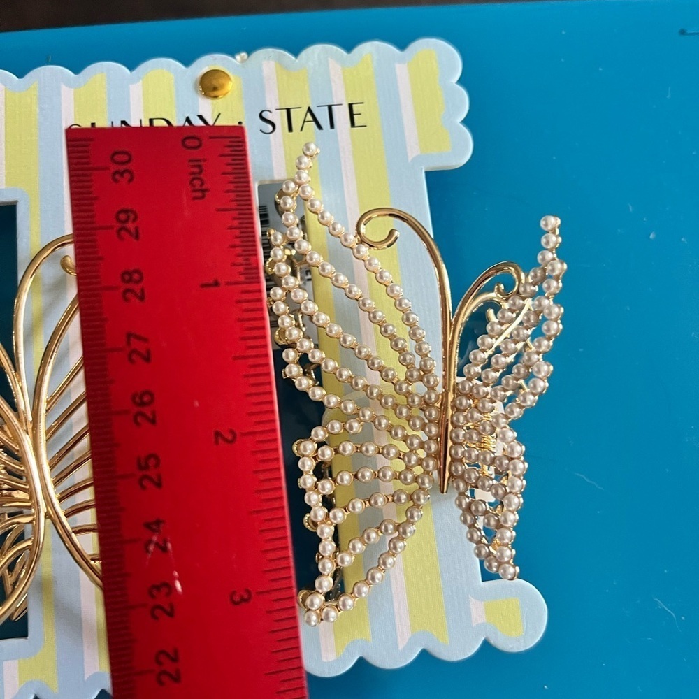 NEW Sunday State gold and faux pearl butterfly hair clips claws Large 2 pack - Picture 4 of 9